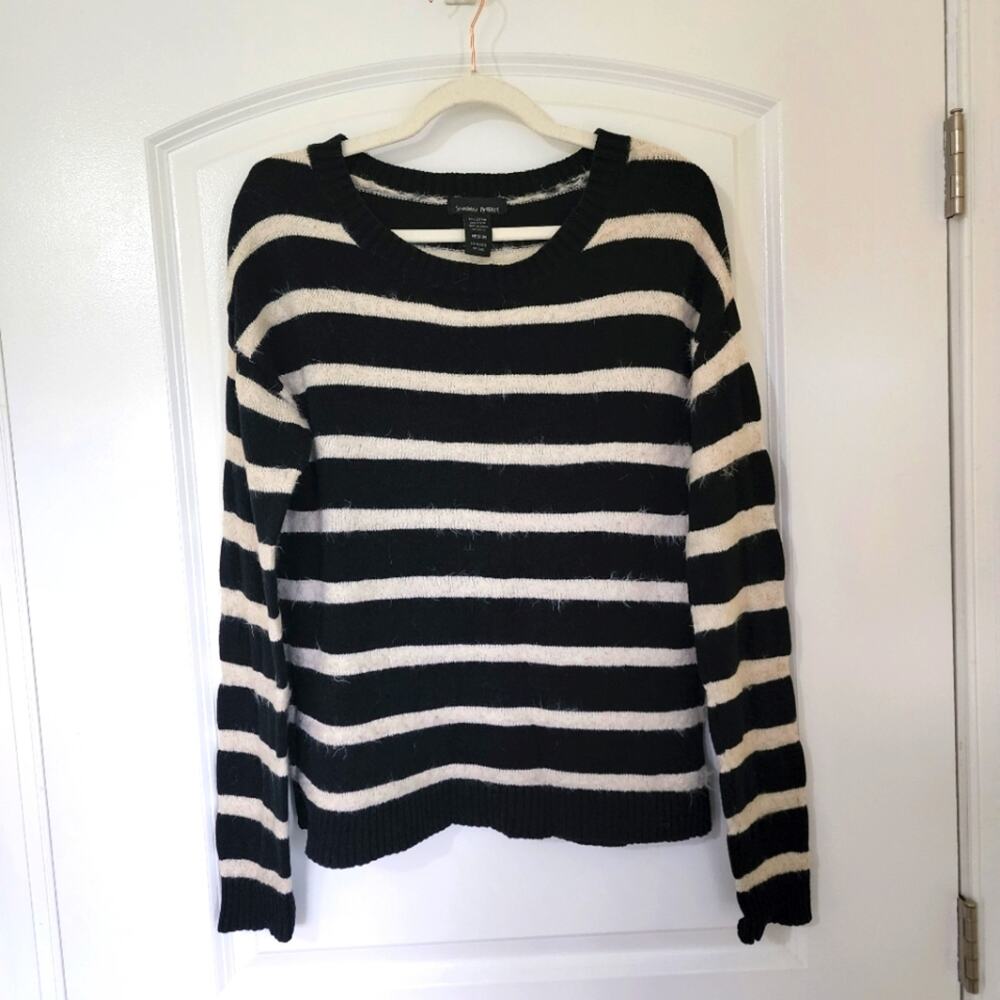 Sweater Project Junior's Striped Round Neck Long Sleeve Pullover Sweater Medium